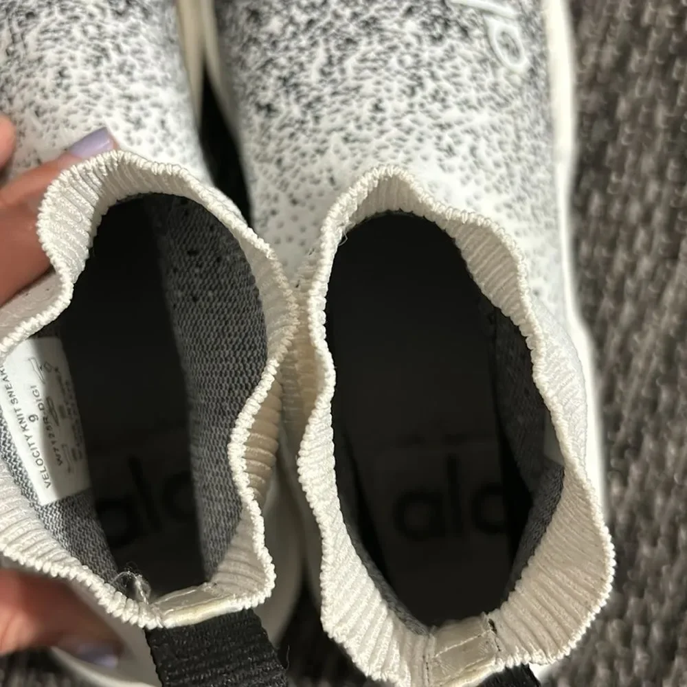 Alo yoga velocity knit sneakers